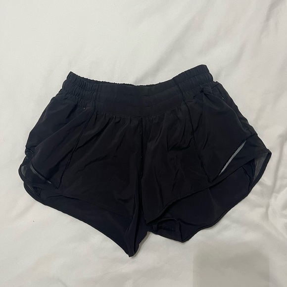 Black hotty hot sz4 lululemon shorts - Picture 2 of 4